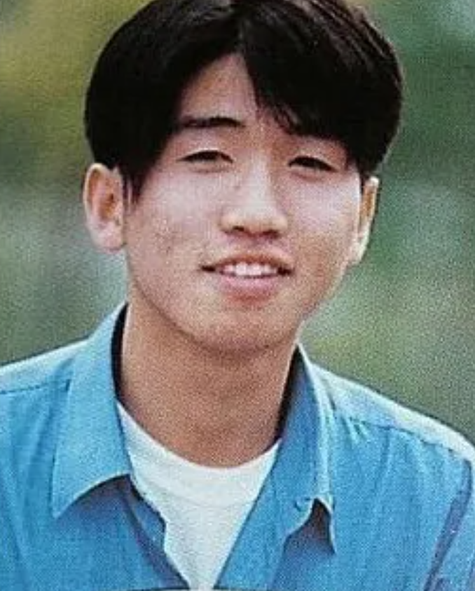 "나이트클럽서 만나 결혼까지.."만취해 옷 벗고 무릎 꿇었던 개그맨 유세윤의 충격적 프러포....