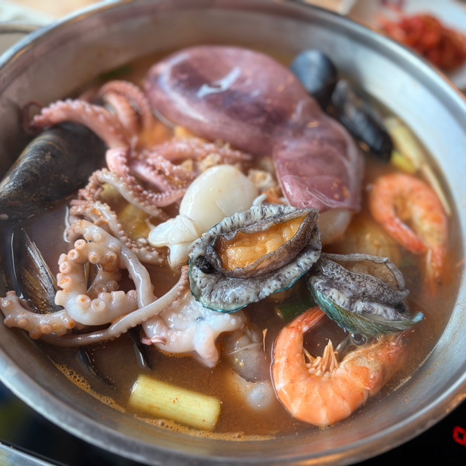 조여사네 해물왕칼국수 물왕본점 사진 1