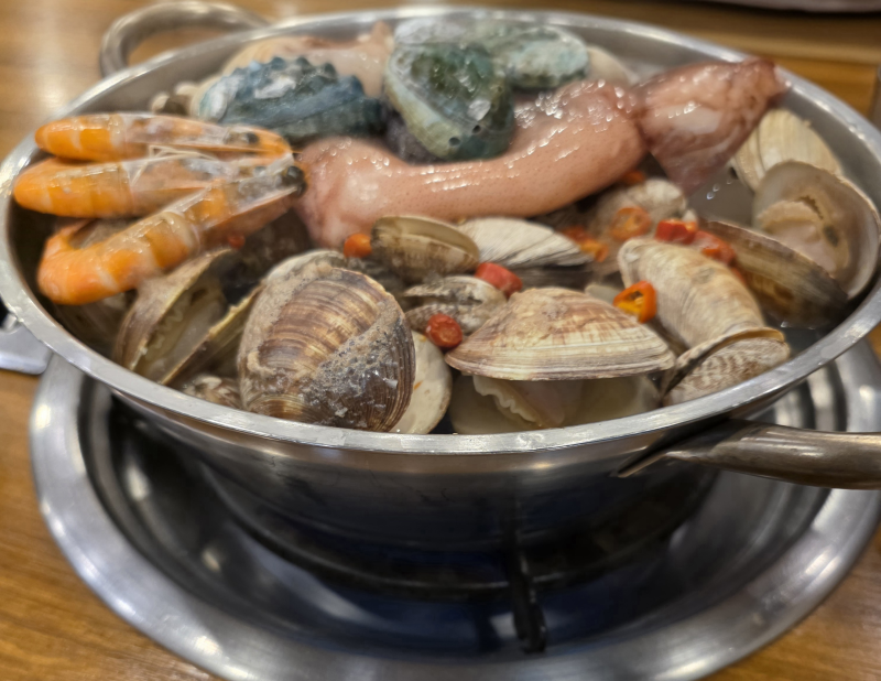 [천안 맛집] 해물이 산더미로 나오는 '섬마을해물칼국수'