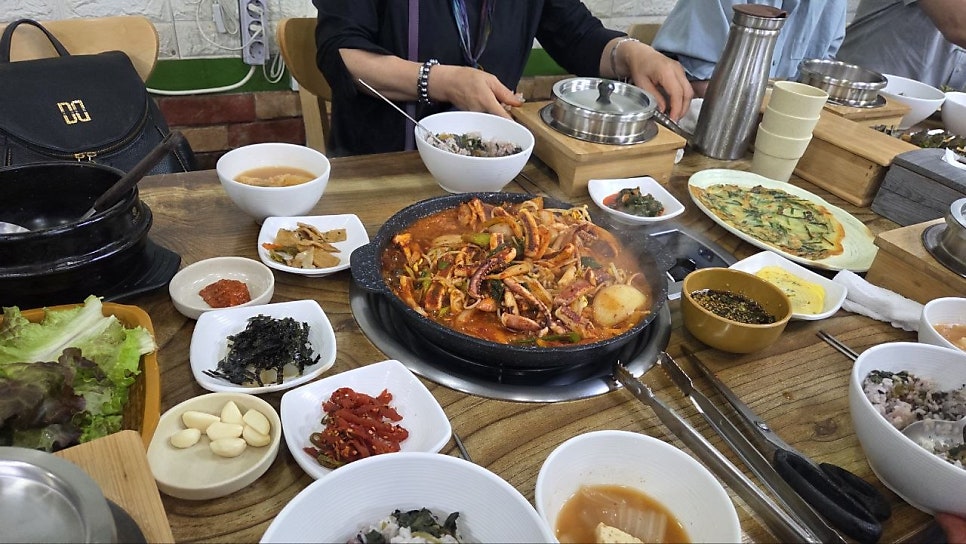 팔보돌솥 사진 1