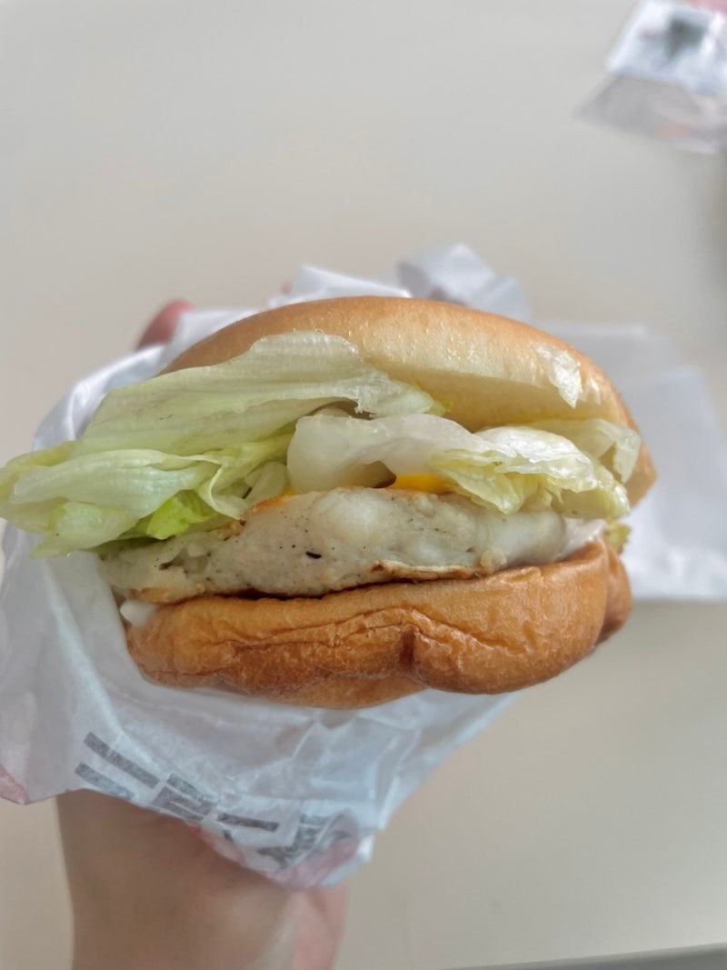 맥도날드 맥모닝 신메뉴 그릴드 치킨 모닝버거 / 베이컨 에그 맥머핀 솔직후기