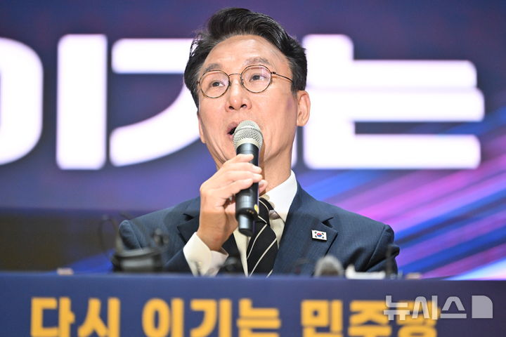 본격 점화…<b>김민석</b>·<b>정청래</b> 정면<b>충돌</b>, 송영길 가세로 3파전 전망