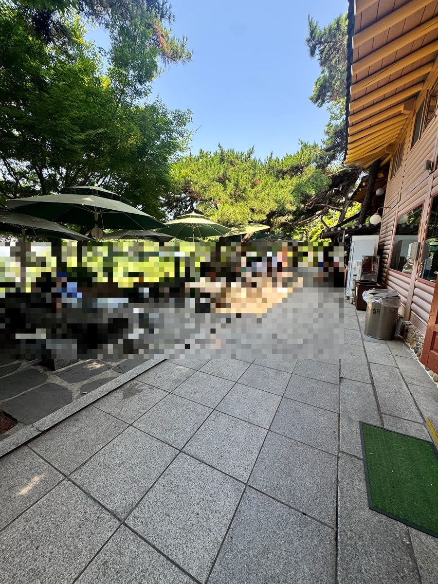 흥륜사 쉼터 사진 1
