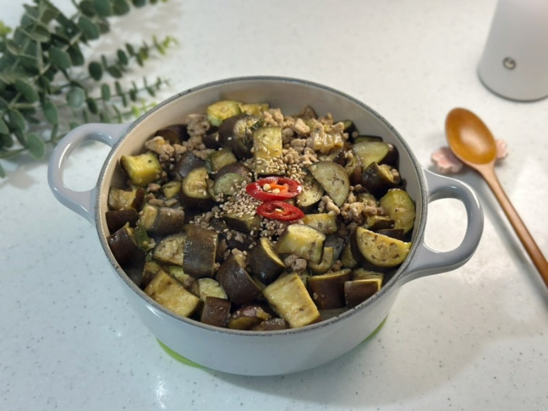 돼지고기 가지 솥밥 만들기 6월 제철 가지로 만드는 가지 솥밥 한 그릇 솥밥 요리