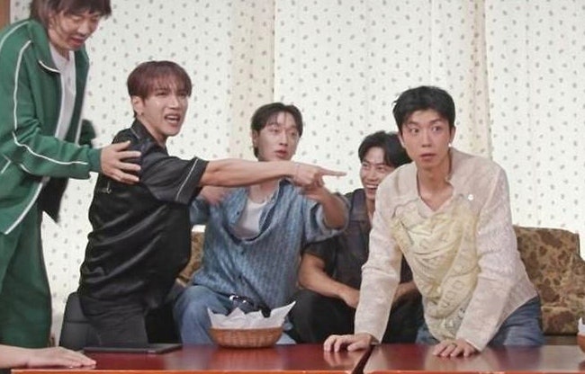 옥택연 군복 오픈카 면회에 준케이 '황당' 폭소