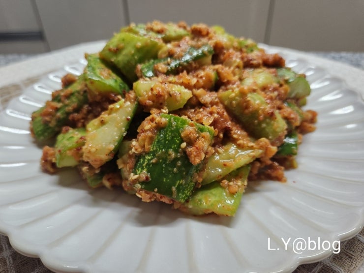 [여름 반찬] 7분 완성 밥도둑! 아삭하고 짭조름한 '오이 명란 무침' 황금 레시피