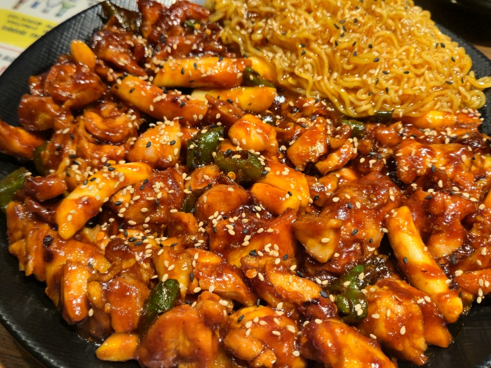 꼬꼬아찌 숯불치킨 수원역점 사진 1