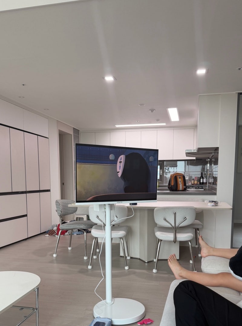 삼성 삼텐바이미 V3 Air 후기, 넷플릭스·유튜브 보기 딱 좋은 이동식 TV