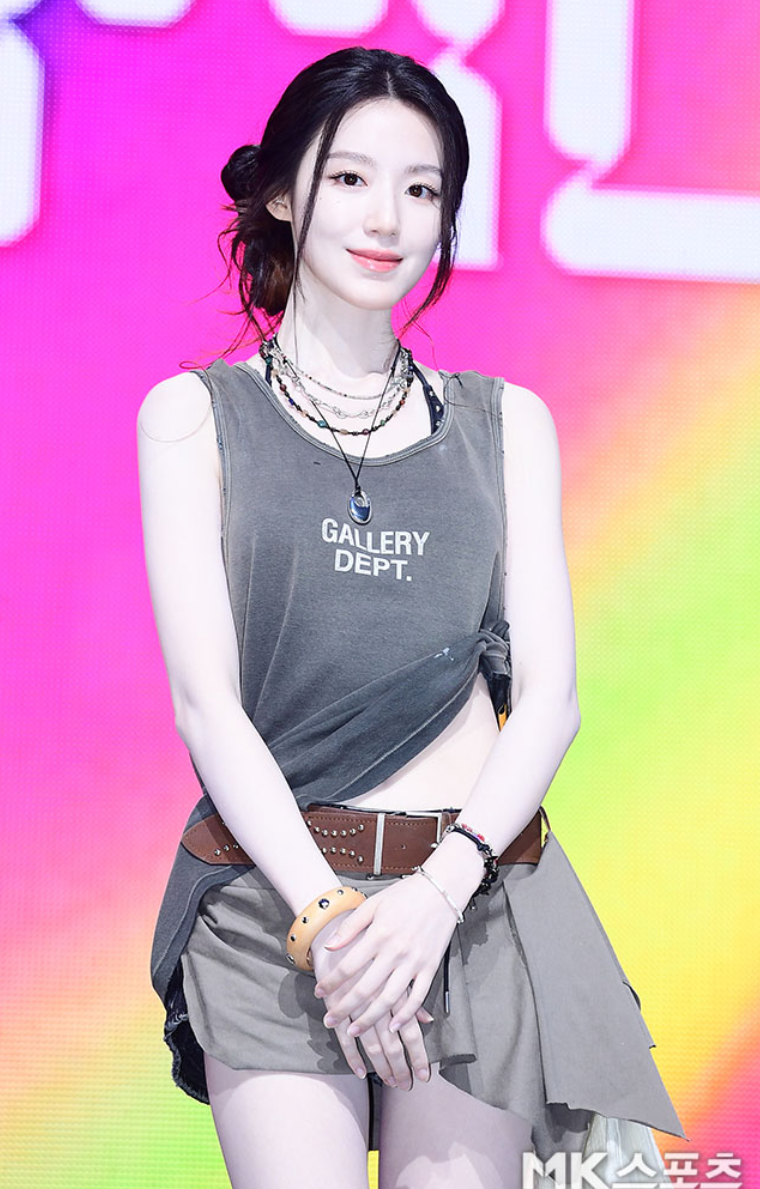 아이들 슈화, 나노 실루엣 몸매…We made 쇼케이스에서 보인 성숙한 변신