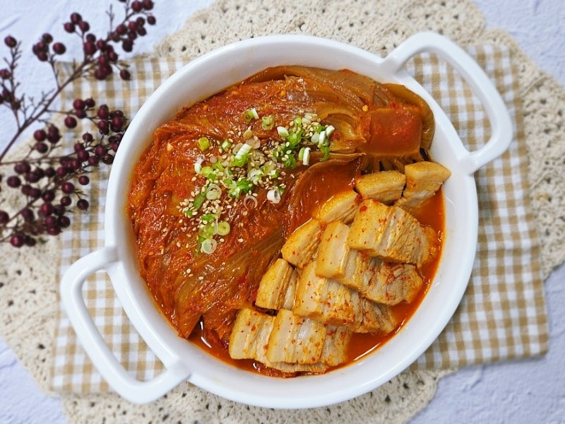 삼겹살 김치찜 레시피, 통삼겹으로 푹 끓였더니 식당보다 맛있어요
