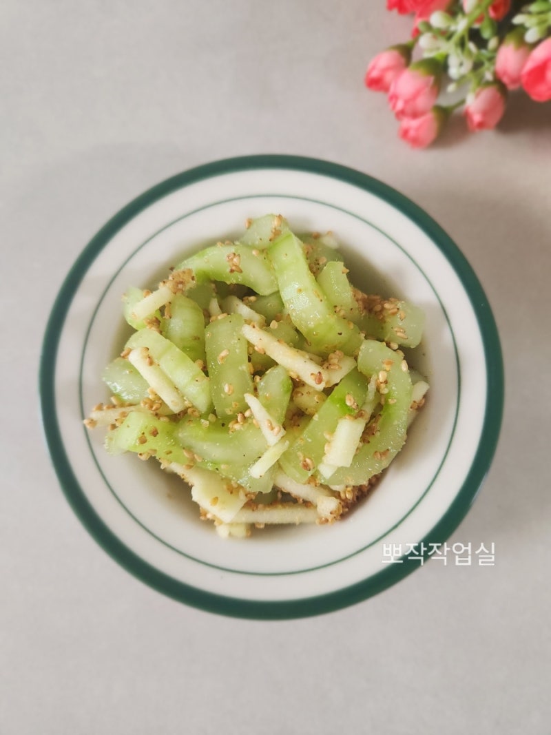 어린이 오이무침 만들기 | 새콤달콤 고소한 아이 반찬