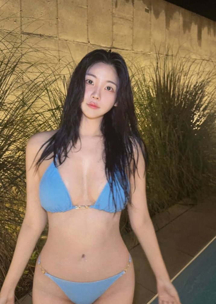 레이나가 이렇게 핫했나, 비키니 근황에 댓글창 터졌다