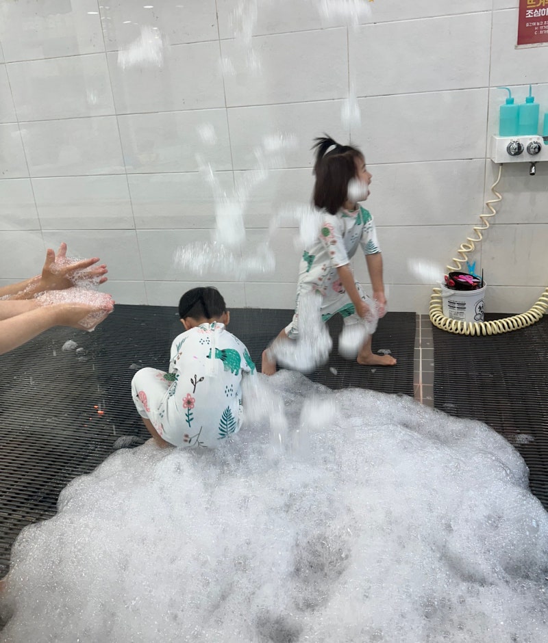 오감그리다 동탄점 물감놀이부터 거품놀이, 물놀이, 모래놀이까지 분리수업 동탄 키즈카페 ....