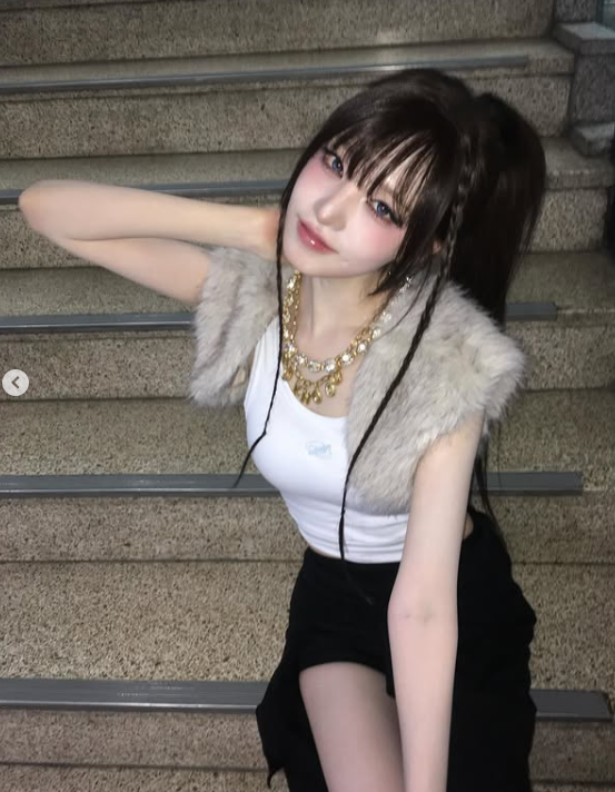 IVE リズ、異国的な美貌の秘密は済州島だった