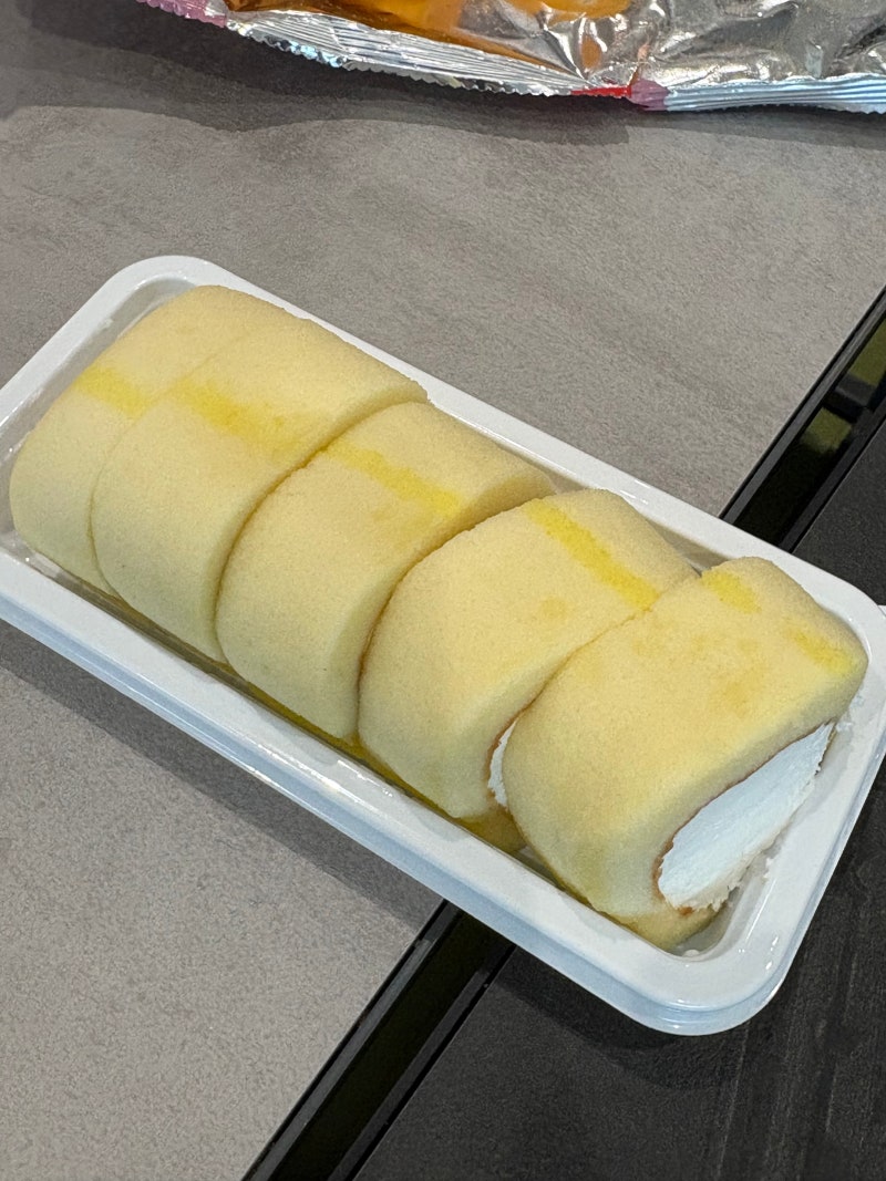 GS25 편의점 신상 추천 내돈내산 서울우유 카이막크림모찌롤 가격, 칼로리, 솔직 맛 비교!