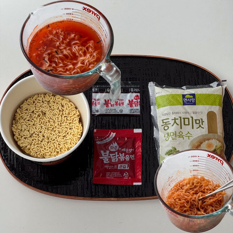 요즘 난리난 불닭냉면 레시피! 불닭볶음면 컵라면 + 냉면육수로 간단하게!