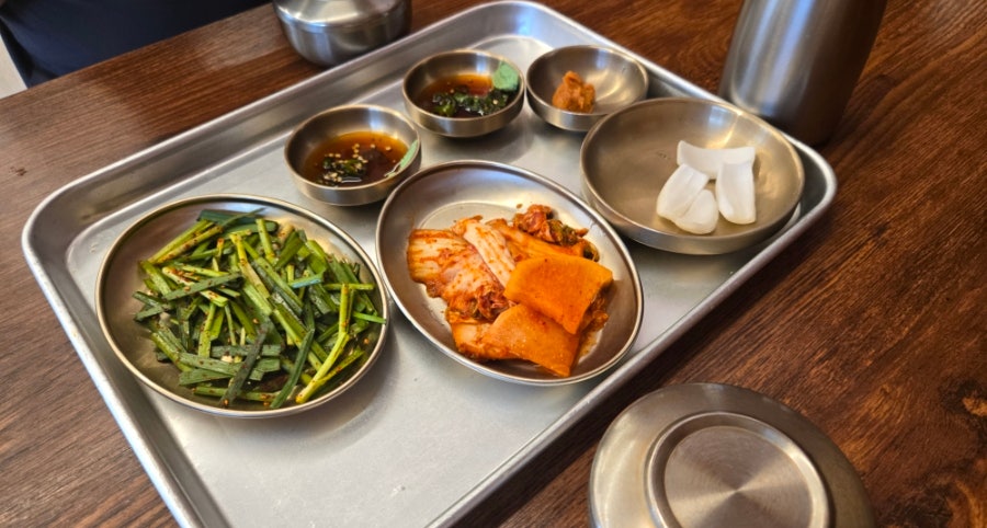 Annyeongdwaejigukbap photo 2