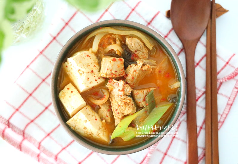 간단 돼지고기 김치찌개 레시피 맛있게 끓이는법