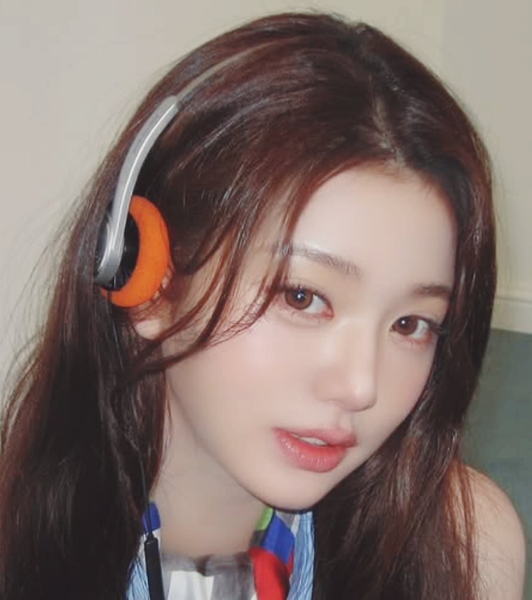 "유치원 때부터 말하기를 좋아했다더니…" 결국 영어까지 자신감 있게 해낸 아이브 장원영 ....