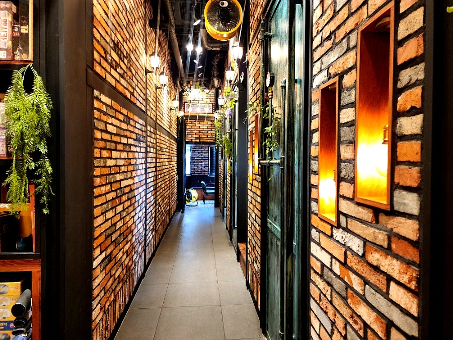 데블다이스 홍대예술의거리점 사진 1
