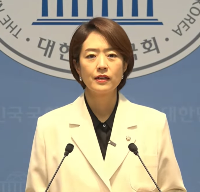 고민정 의원 프로필 총정리｜나이·고향·학력·남편·재산·정치경력·당대표 출마까지