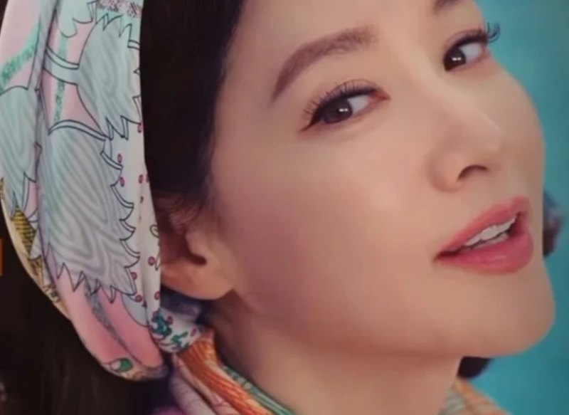 “이 얼굴이 56세?” 이영애 초근접 영상, 콧대·턱선까지 난리 난 이유
