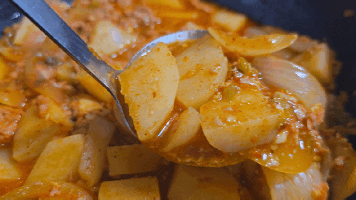 스팸 감자 고추장 찌개 레시피 스팸짜글이 제철 감자 맛있게 먹기 좋은 요리
