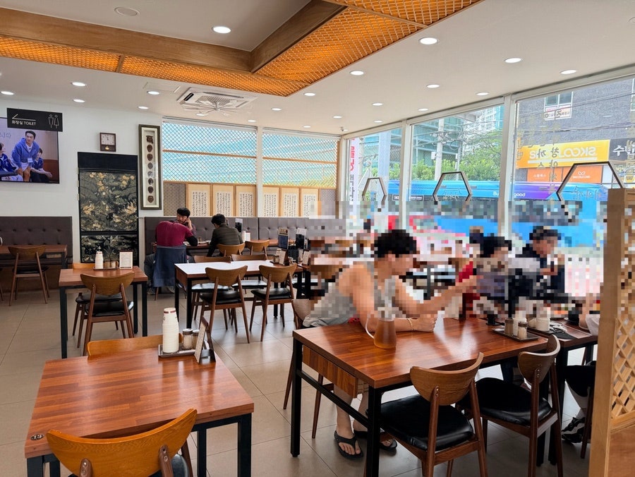 기와집편백돼지국밥 사진 2