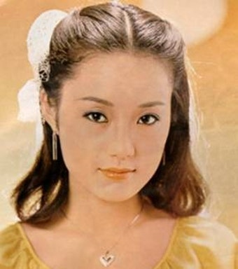 "19살 연상 재벌과 결혼 직전 파혼"... 평생 독신을 선택한 여배우, 60대에도 변함없는 이유.jpg