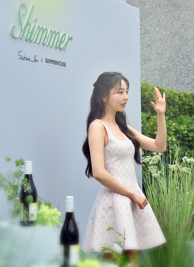 [술깃한 이야기] 안소희가 뉴질랜드까지 직접 날아가서 만든 와인, 쉬머(Shimmer) 소비뇽 블랑