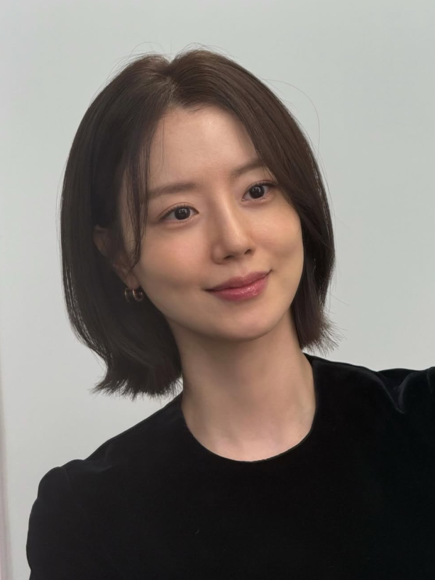 ムン・チェウォン結婚後の近況が話題！さらに洗練されたミディアムボブウェーブCカールパーマスタイルを徹底分析