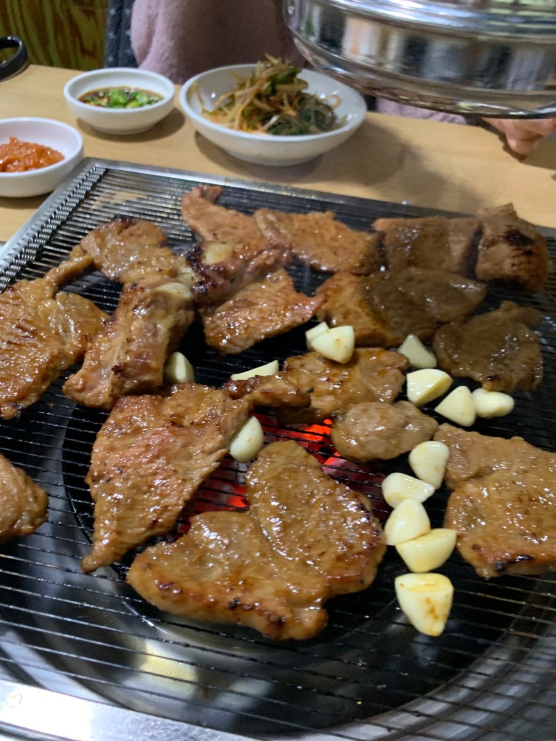 청주 율량동 돼지갈비 맛집 친구들과 투표해서 다녀온 정겨운수제숯불갈비 솔직후기