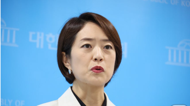 출마 선언…<b>정청래</b>·<b>김민석</b>·송영길 <b>직격</b>, 전당대회 4파전 본격화