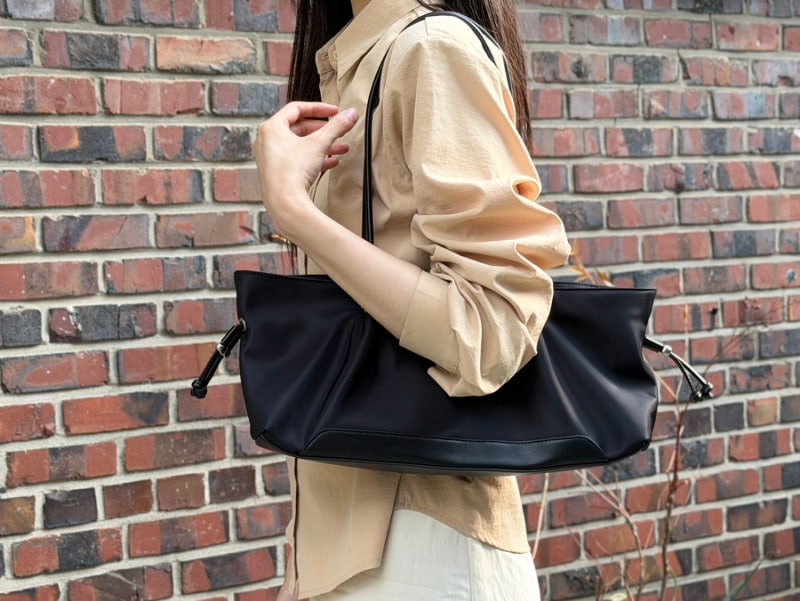 루에브르 가방 여름에 들기 좋은 뤼소 숄더백 Ruisseu Shoulder Medium