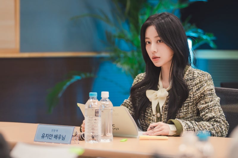 배우 강민아, 무너지는 톱스타 유지안의 얼굴로 첫 회 장악