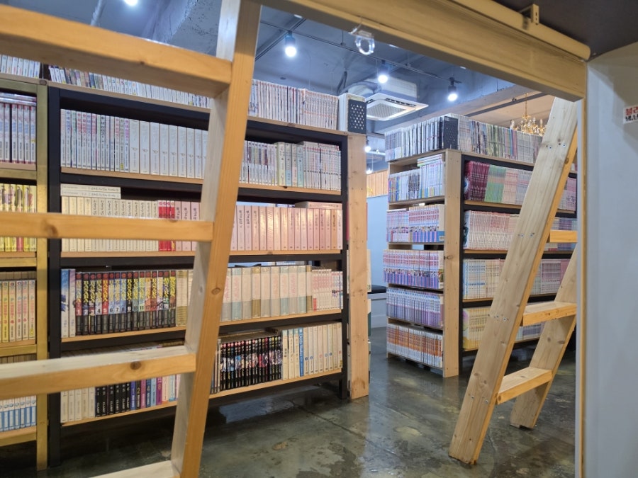 카툰바이커피 시흥본점 사진 1