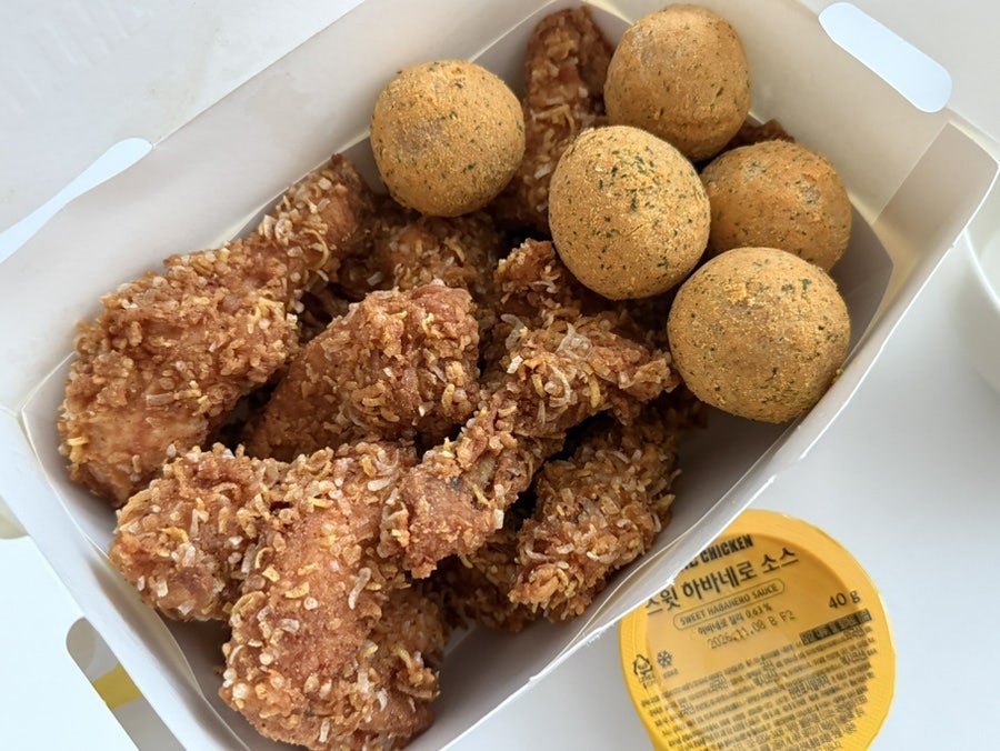 BHC치킨 경산옥곡백천점 사진 3