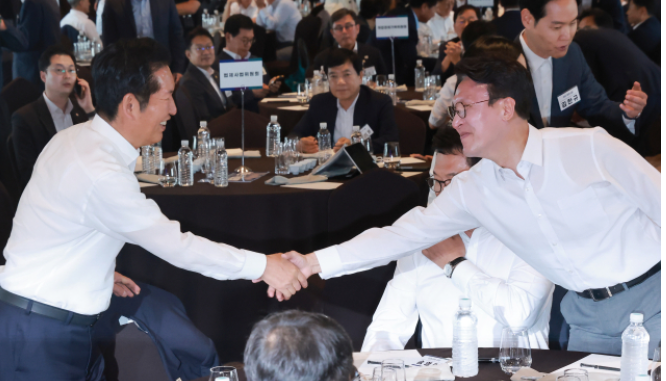 [긴급속보] <b>김민석</b> "국민의힘에... 안 돼"…<b>정청래</b> 공개 <b>직격</b>
