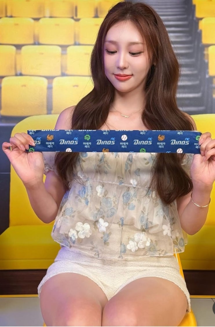 글래머 몸매와 여신 미모로 사랑받고 있는 <b>박지영 아나운서</b>... 