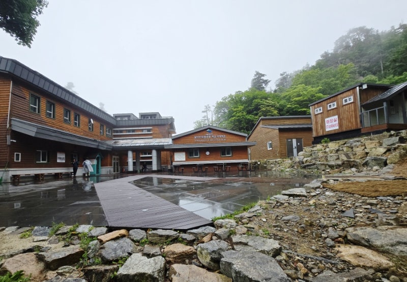 희운각대피소, 산속에서 만난 안식처｜시설부터 예약, 숙박 팁까지