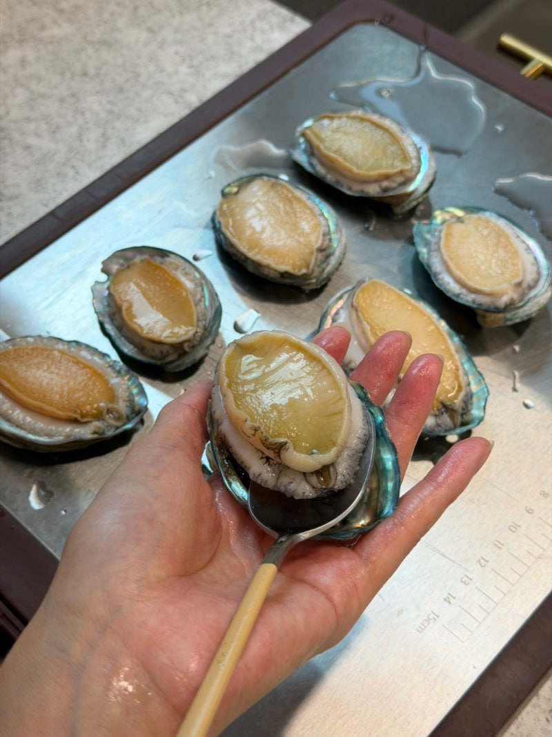 전복손질 진짜 쉬운 방법｜전복버터구이 전복 손질법 총정리