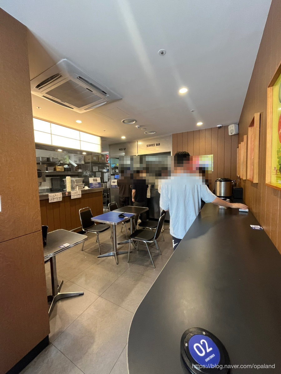 다운타우너 광교중앙역점 사진 3