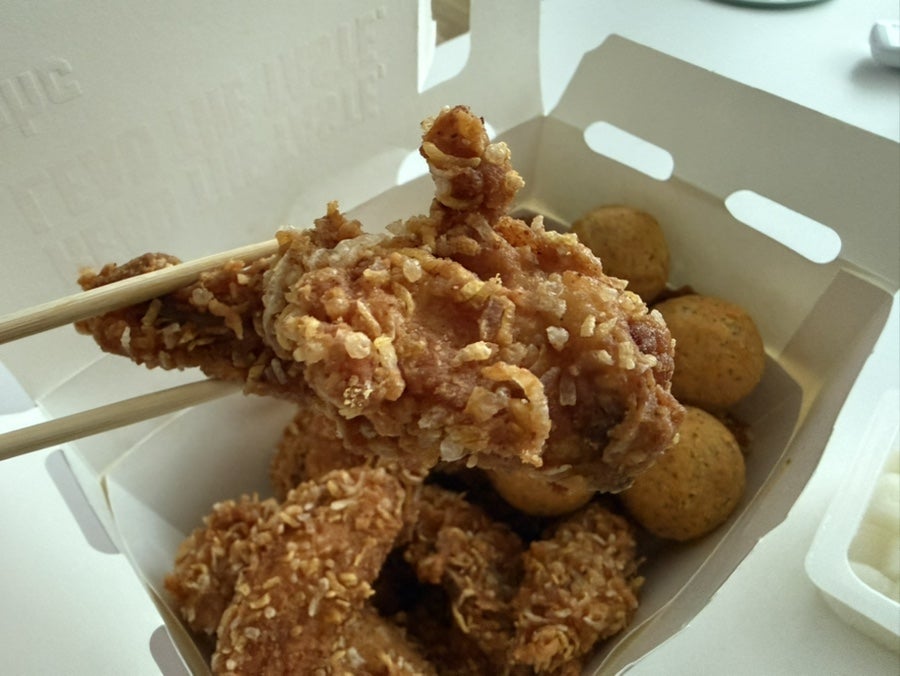 BHC치킨 경산옥곡백천점 사진 4