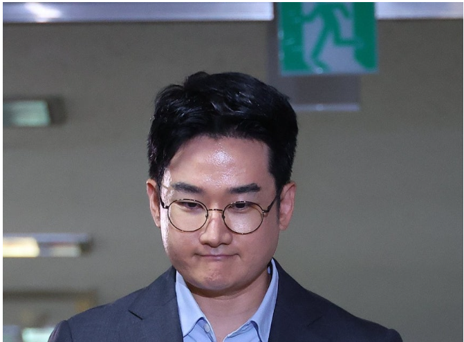 [긴급속보] <b>정이한</b> '<b>피습 자작극</b>' 혐의 구속…10년지기... 