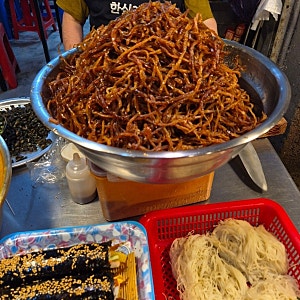 경주여행 전통 성동시장 우엉김밥 한식부페 골목