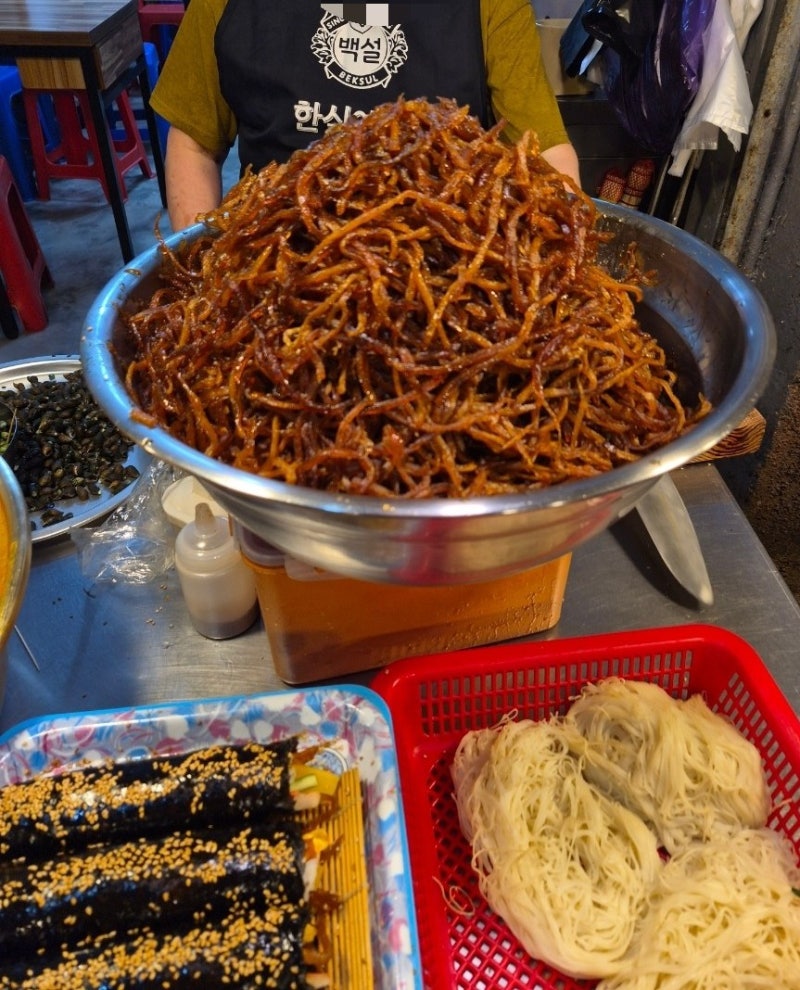 경주여행 전통 성동시장 우엉김밥 한식부페 골목