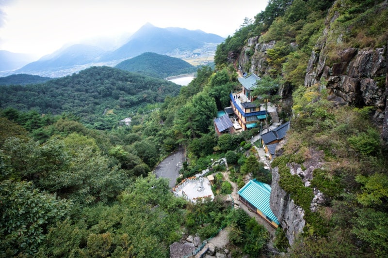 Gujeolsan Waterfall Hermitage Suspension Bridge: A Historic Temple with a Waterfall Beneath Your Feet, a Must-Visit in Goseong, Gyeongnam