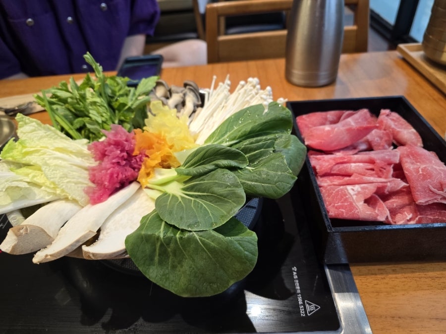 뽕빨샤브버섯칼국수 사진 1