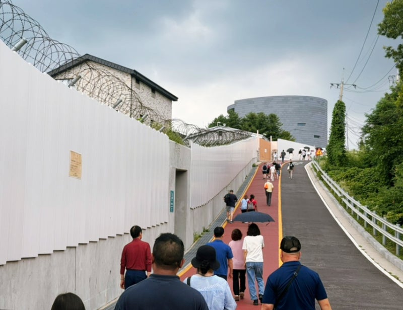 파주 가볼만한곳 제3땅굴 임진각 DMZ 투어: 3시간의 긴장감 넘치는 역사적인 땅굴 전망대 투어