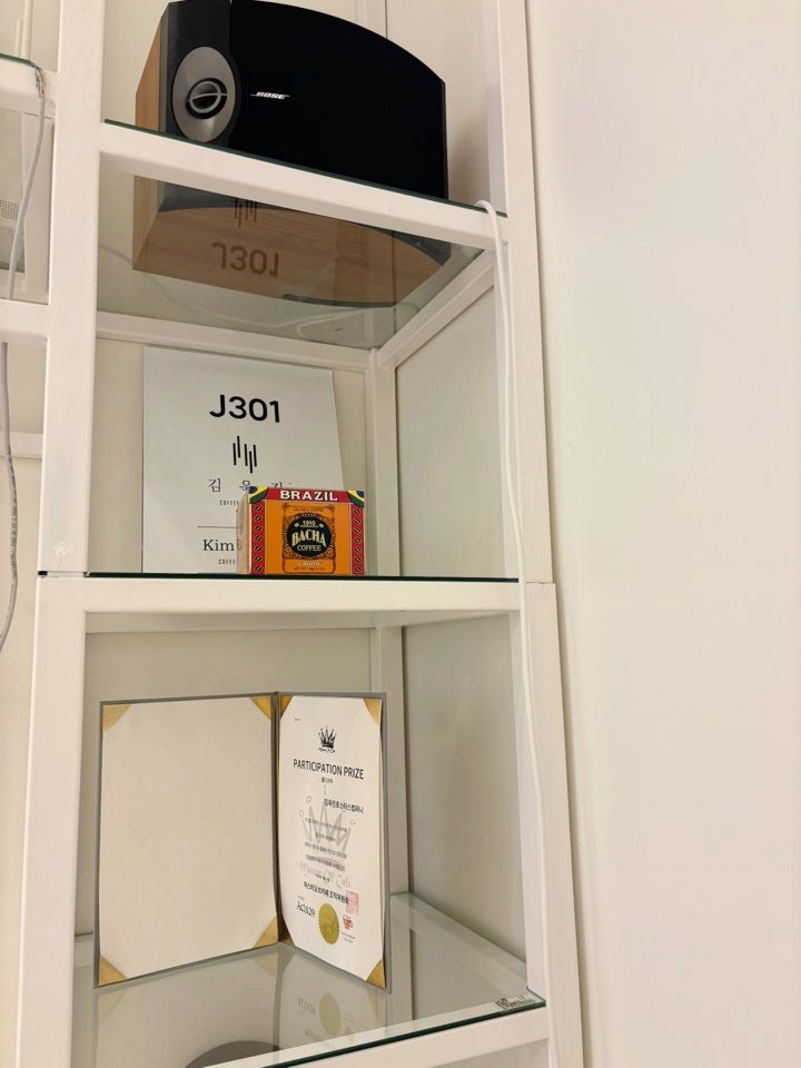 김욱진커피 로스터즈 W스퀘어점 사진 5
